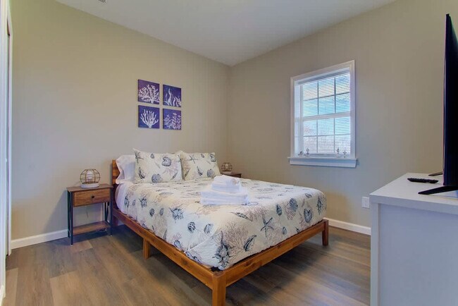 Building Photo - 1610 Cooper Foster Park Rd