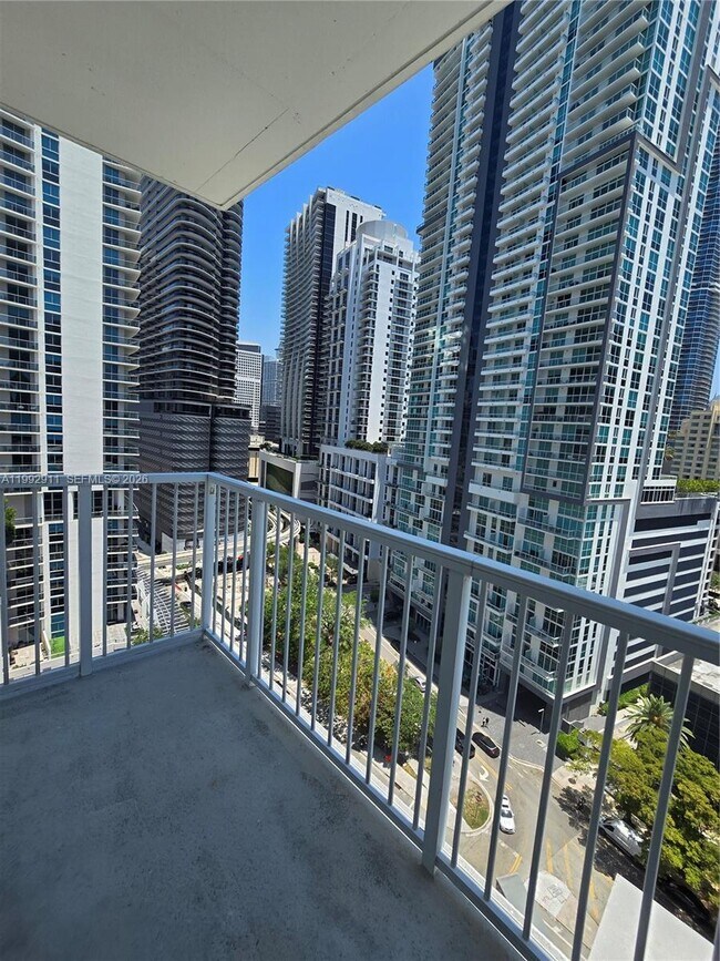 Building Photo - 1250 S Miami Ave