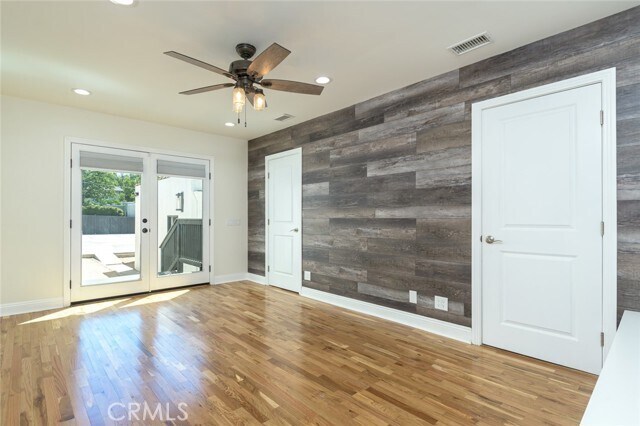 Building Photo - 5124 N Maywood Ave
