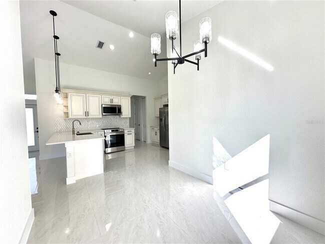 Building Photo - 1466 Dewitt St