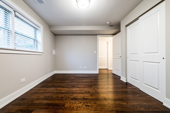 Building Photo - 3822 N Kenneth Ave