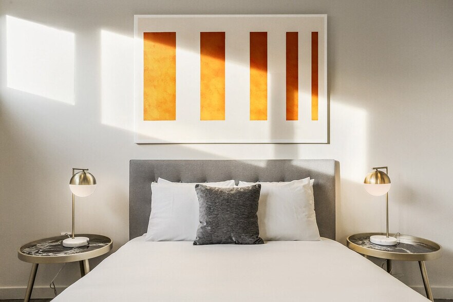 Building Photo - 527 St Joseph St