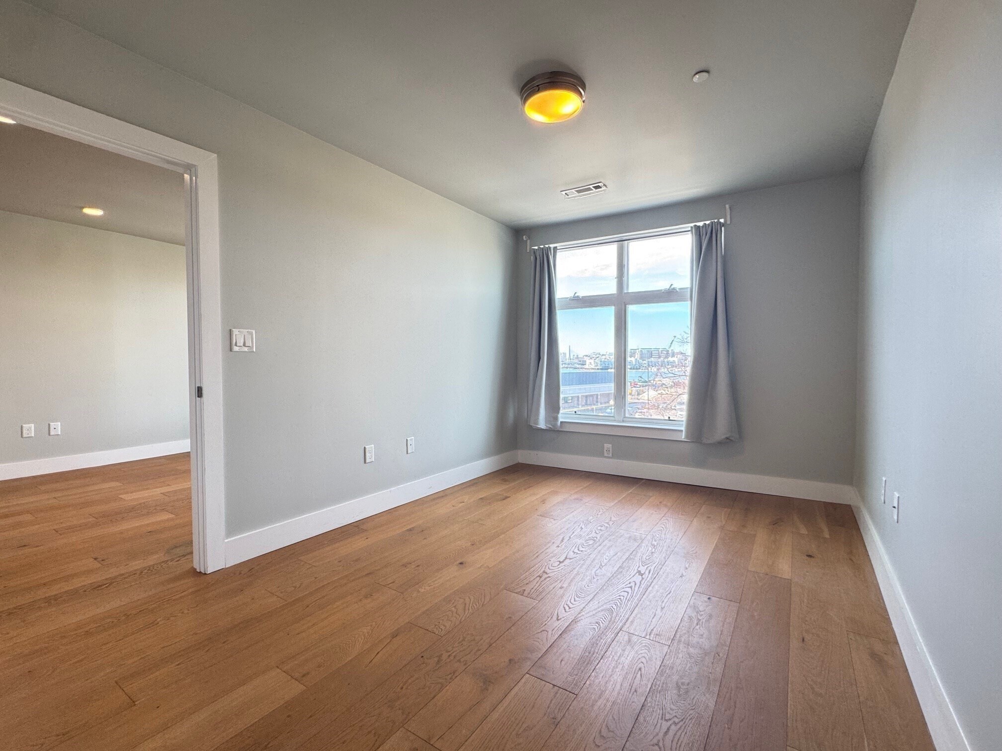 Building Photo - 250 Meridian St