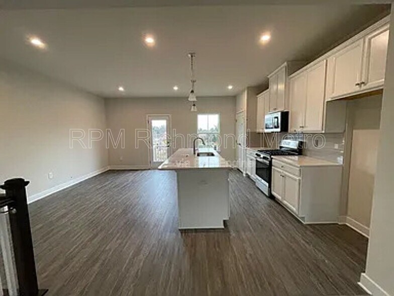 Building Photo - 2104 Boro Ridge St