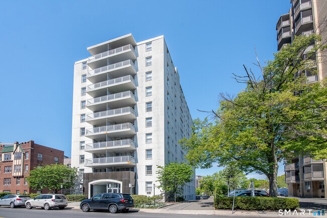 Building Photo - 30 Glenbrook Rd