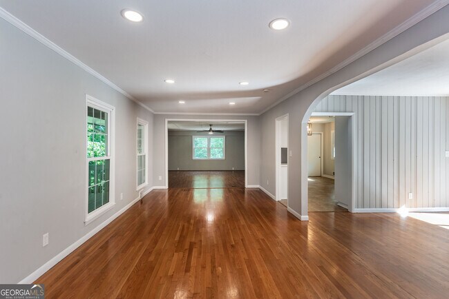 Building Photo - 80 Pinehurst Ln