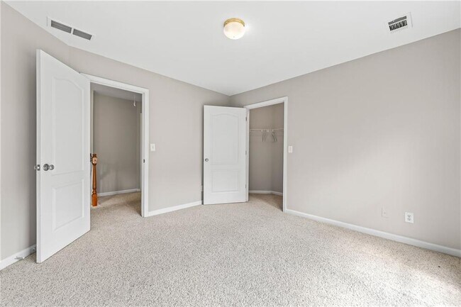 Building Photo - 2878 Calhoun Square