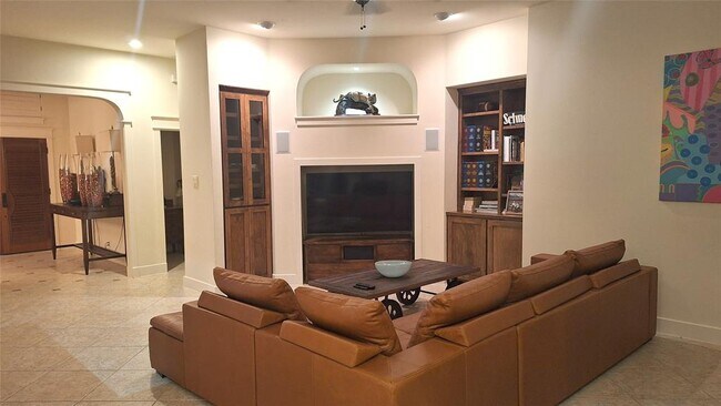 Building Photo - 130 Squires Dr