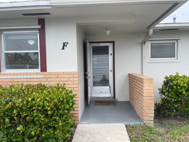 Building Photo - 2731 Emory Dr W