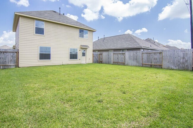 Building Photo - 5615 Long Arbor Ln