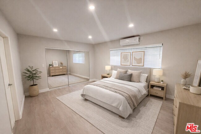 Building Photo - 1117 S Bedford St