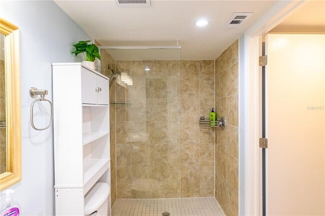 Building Photo - 701 S Madison Ave