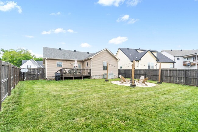 Building Photo - 649 Fox Hound Dr