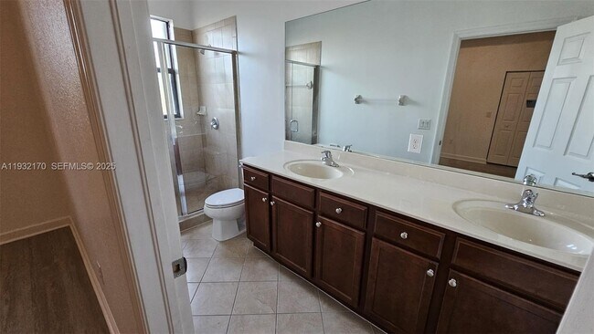 Building Photo - 8785 NW 116th Ct