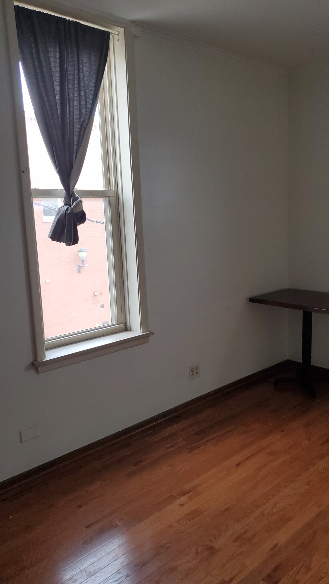 Building Photo - 432 N Milwaukee Ave