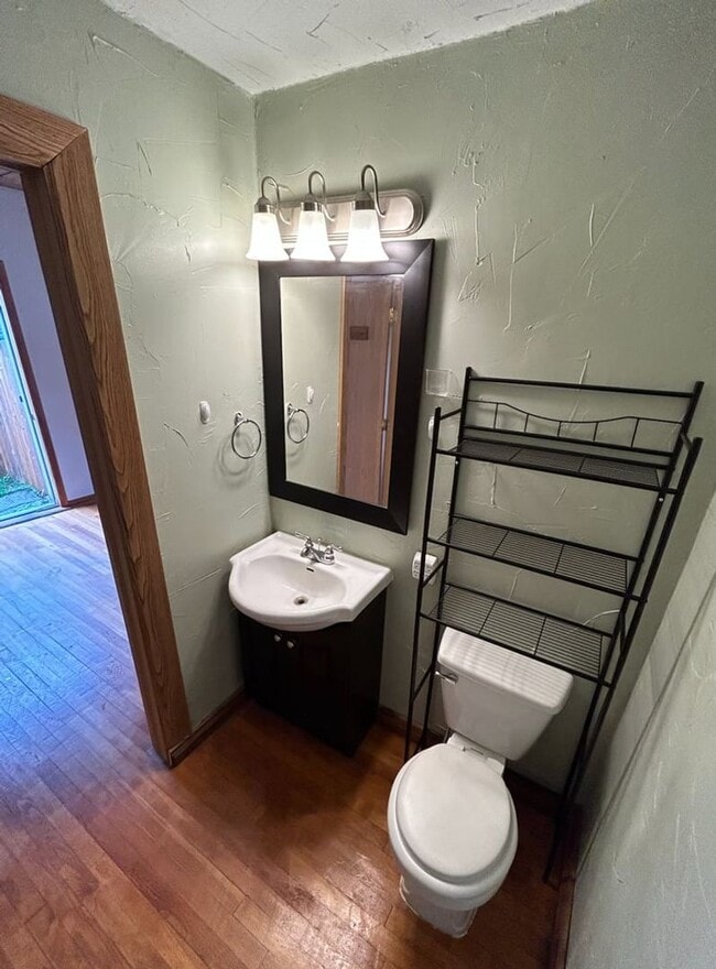 Building Photo - Click the “Apply Now” button or email wapmrentals@gmail.com for a prompt response.