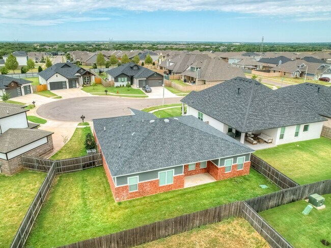 Building Photo - Beautiful New Construction Home in Edmond