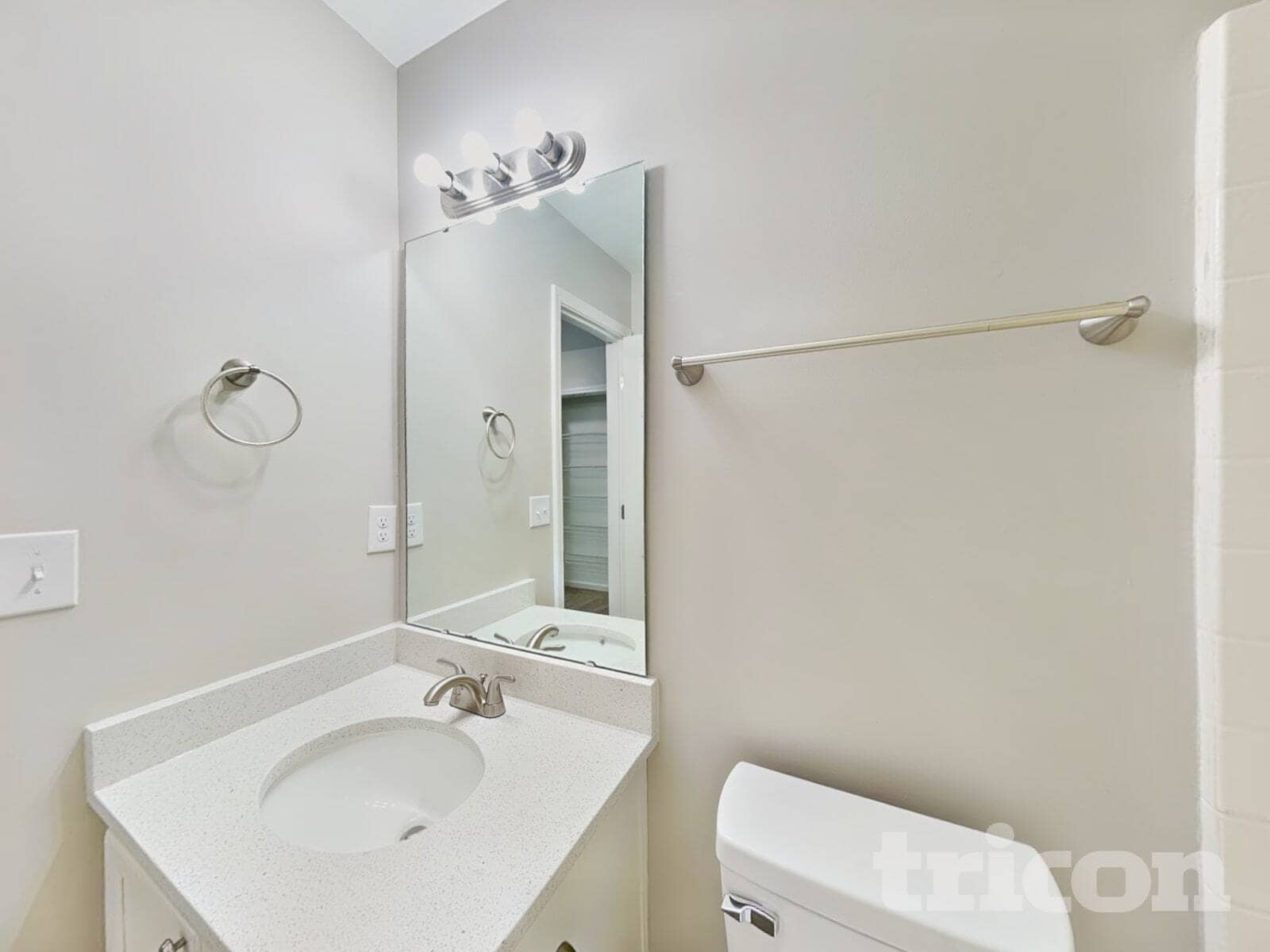 Building Photo - 8847 Twisted Pine Dr