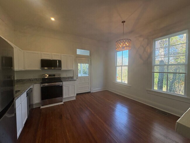 Building Photo - 169 Lamar St