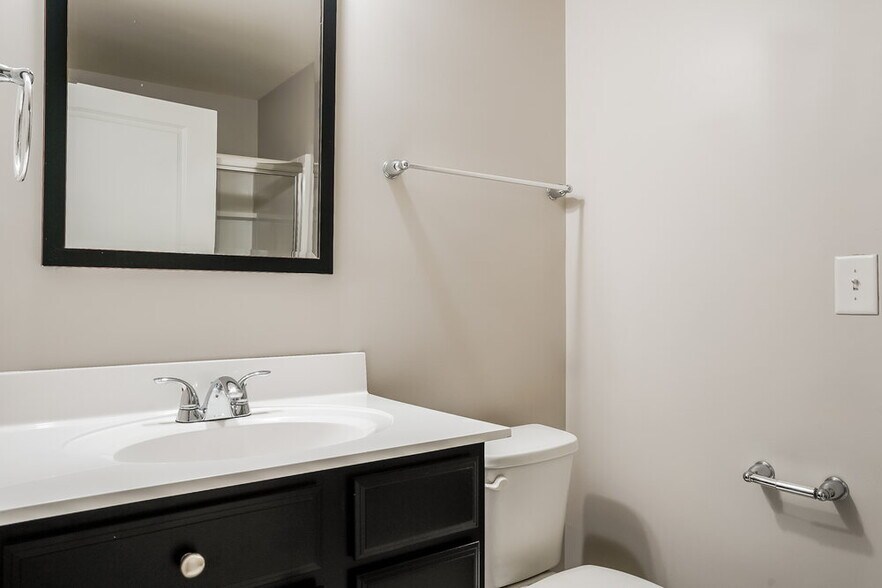 Building Photo - 281 Fieldspar Ln