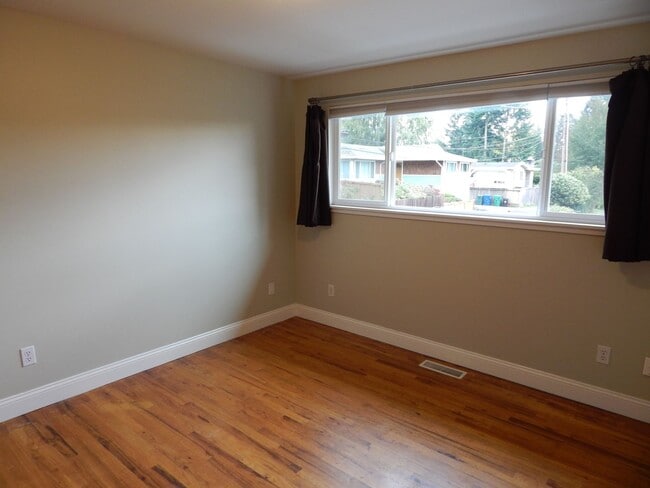 Building Photo - Seattle Northgate single family house 4 be...