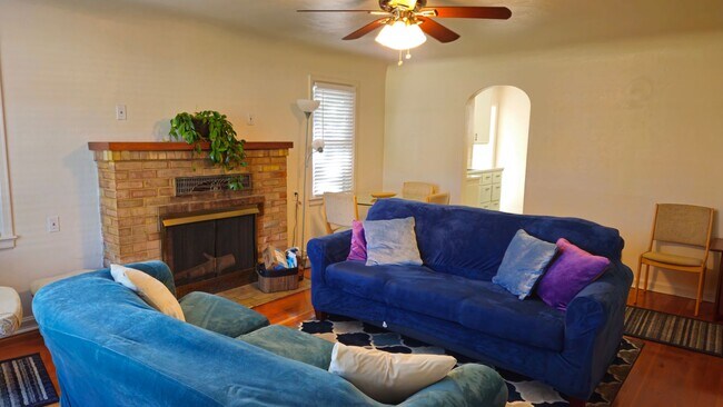 Building Photo - Charming 3 bedroom, 2 bathroom Home by the Foothills and Close to Downtown Boise