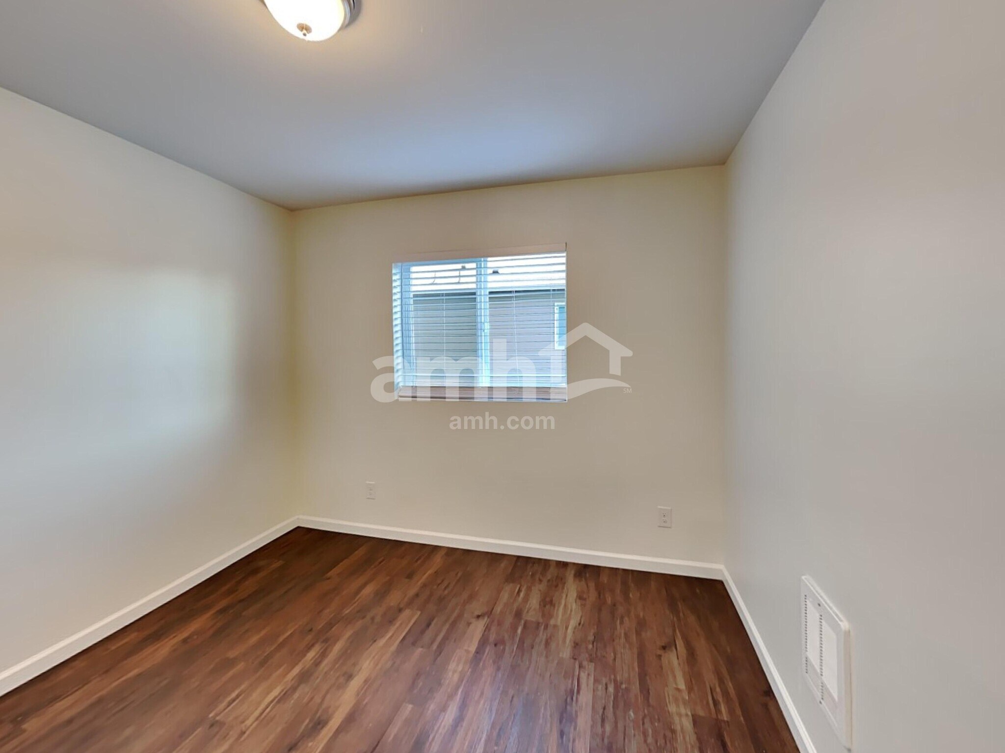 Building Photo - 16703 25th Ave Ct E
