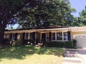 Building Photo - Beautiful Home on HUGE lot!