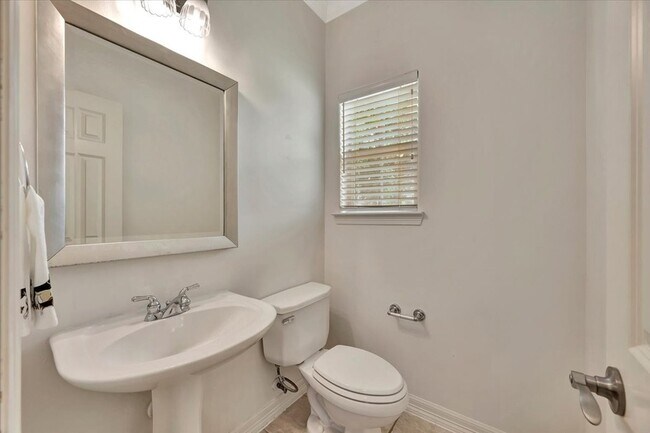 Building Photo - 12430 Timber Hollow