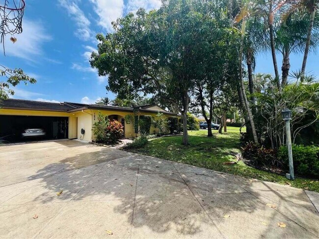 Building Photo - 7834 Edgewater Dr