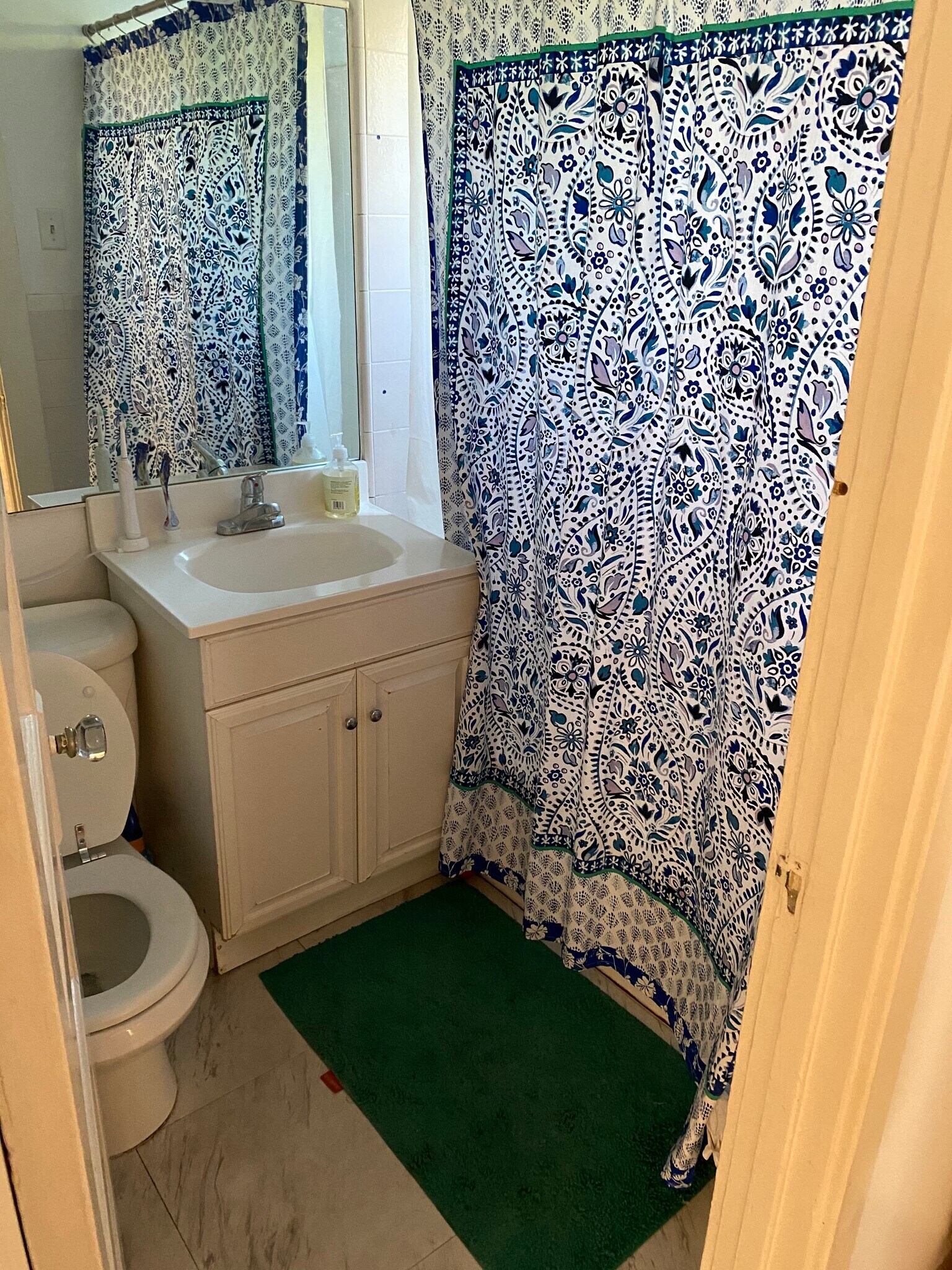 Beath room - 8947 Hubbard St