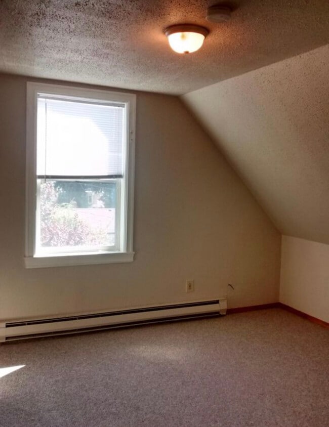 Building Photo - 3915 S Edmunds St