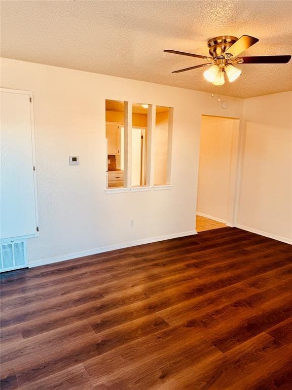 Building Photo - 1901 E Lindsey St