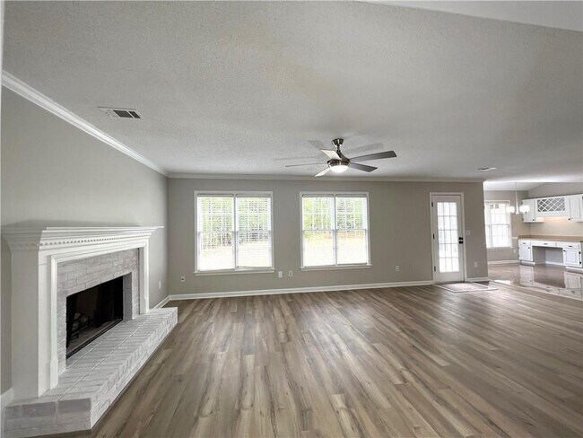 Building Photo - 12560 Crabapple Chase Dr