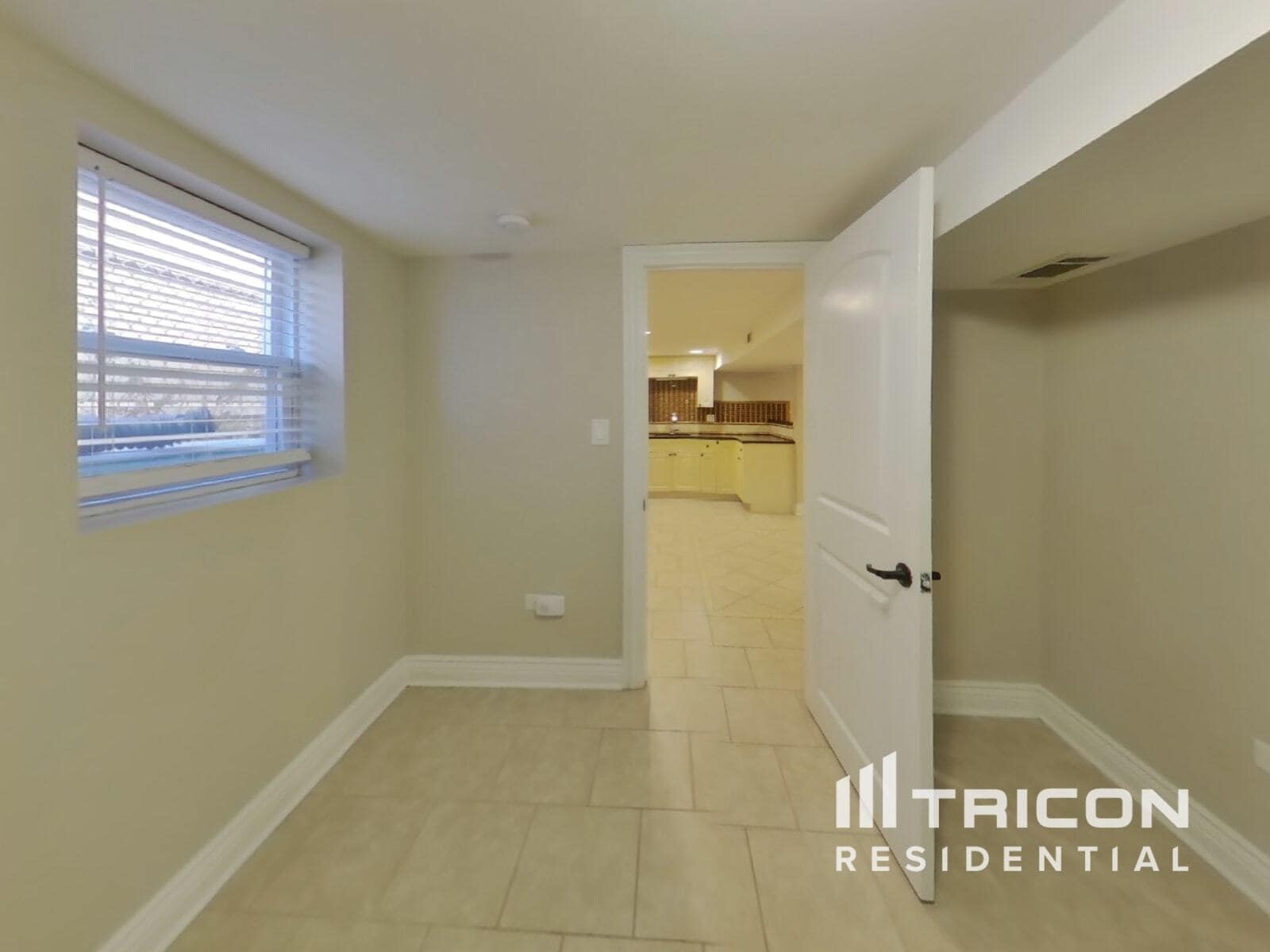 Building Photo - 8636 Massasoit Ave