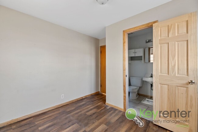 Building Photo - MOVE-IN SPECIAL – $625 off 1st Month Rent!...