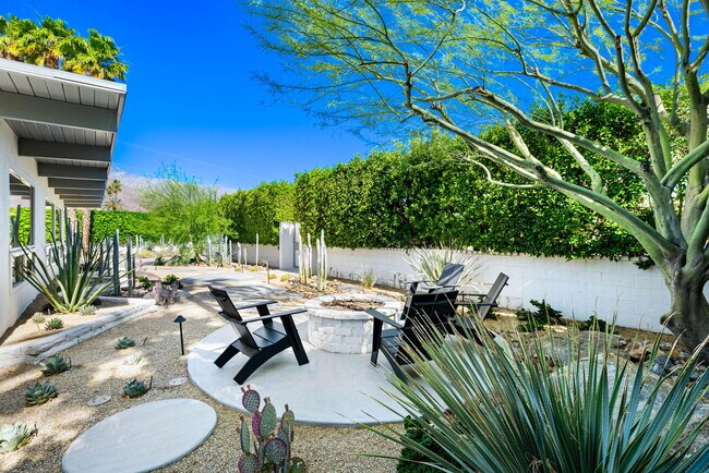 Building Photo - 1155 E Paseo El Mirador