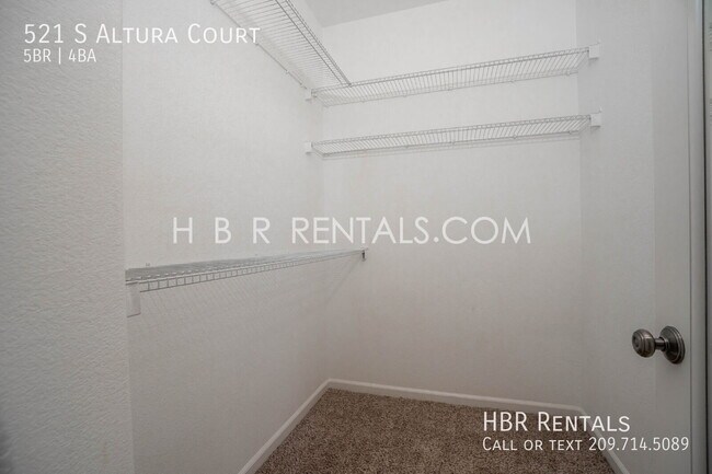 Building Photo - 521 S Altura Ct