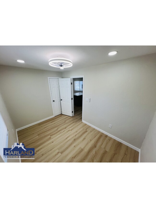 Building Photo - 3845-3851 Menlo Avenue - 3851-