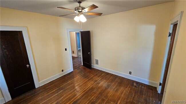 Building Photo - 307 Sterling Ave