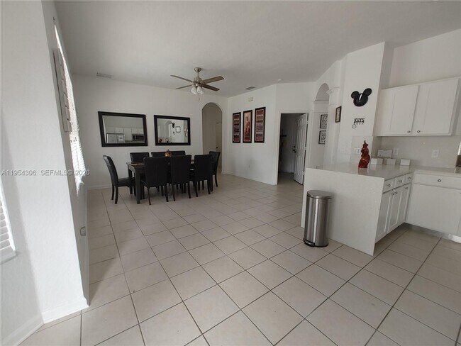 Building Photo - 7751 Basnett Cir