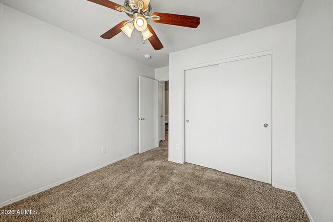 Building Photo - 8904 W Edgemont Ave