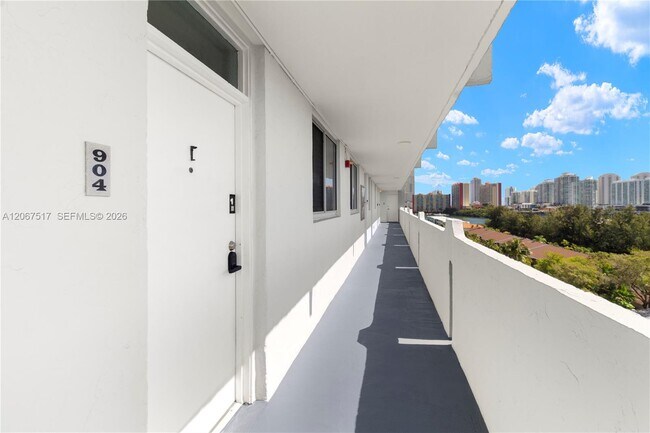 Building Photo - 3703 NE 166th St