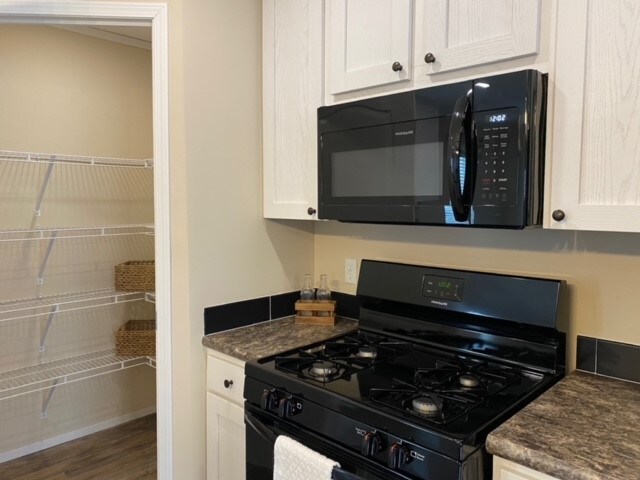 Building Photo - 1205 Wellington Dr