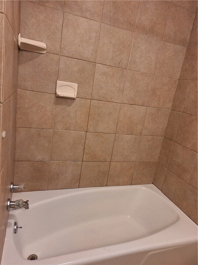 Building Photo - 614 Dr Mitchell Rd