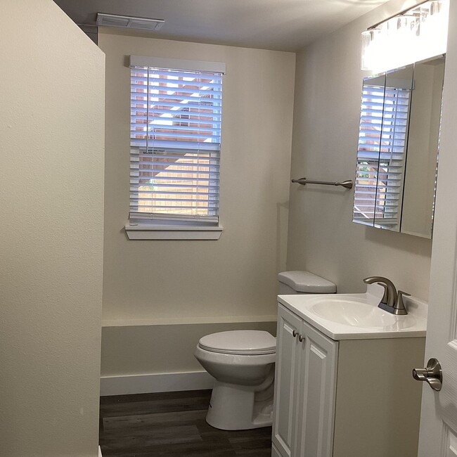 Building Photo - Updated 4 bedroom in The Desirable Merrill...