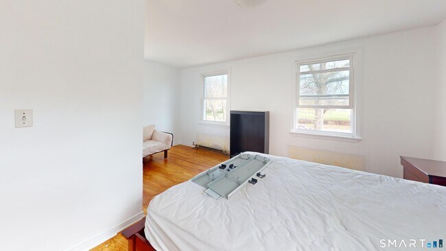 Building Photo - 638 Prospect St