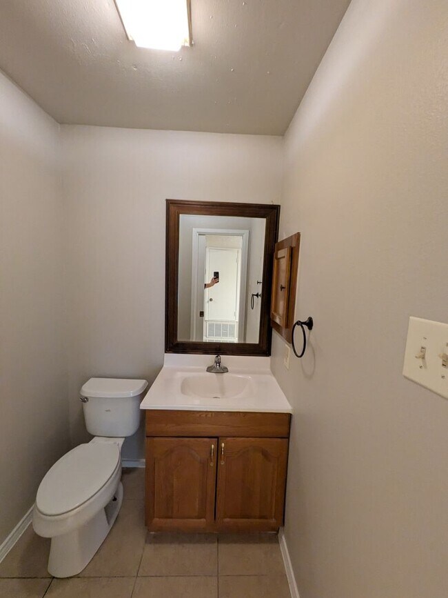 Building Photo - 330 W Byrd Blvd