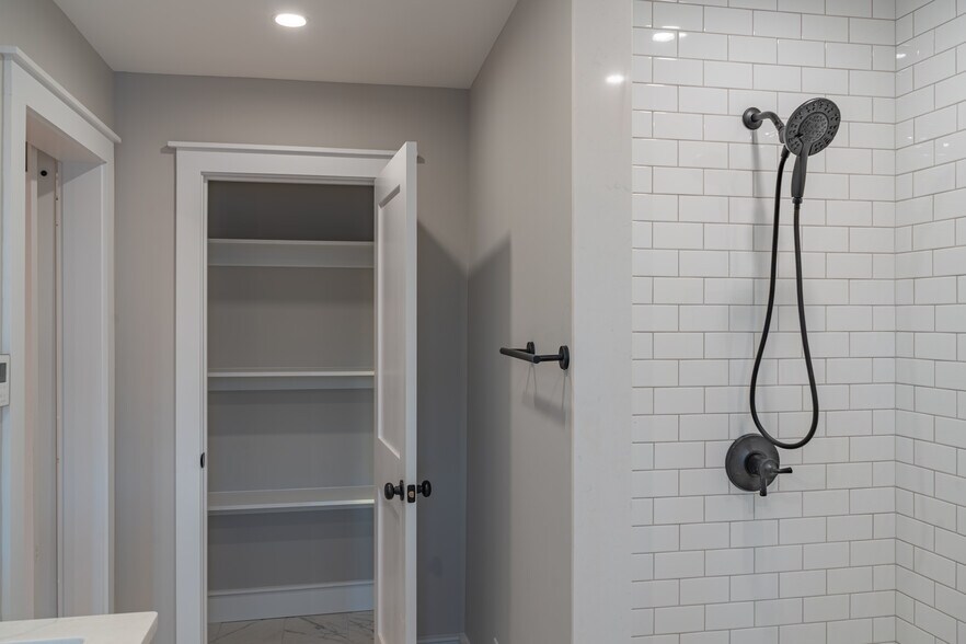 Building Photo - 85 Cannon St