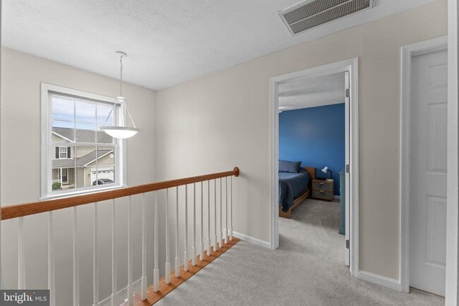 Building Photo - 10 Everglades Ln